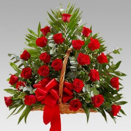 траурная корзина с розами - купить с доставкой в по Ликино-Дулево